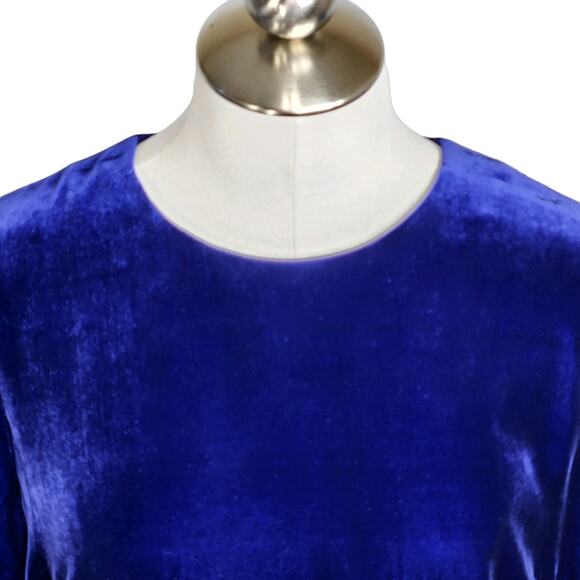 St. John Blue Velvet Short Sleeve Blouse Top Womens Small - Picture 2 of 11